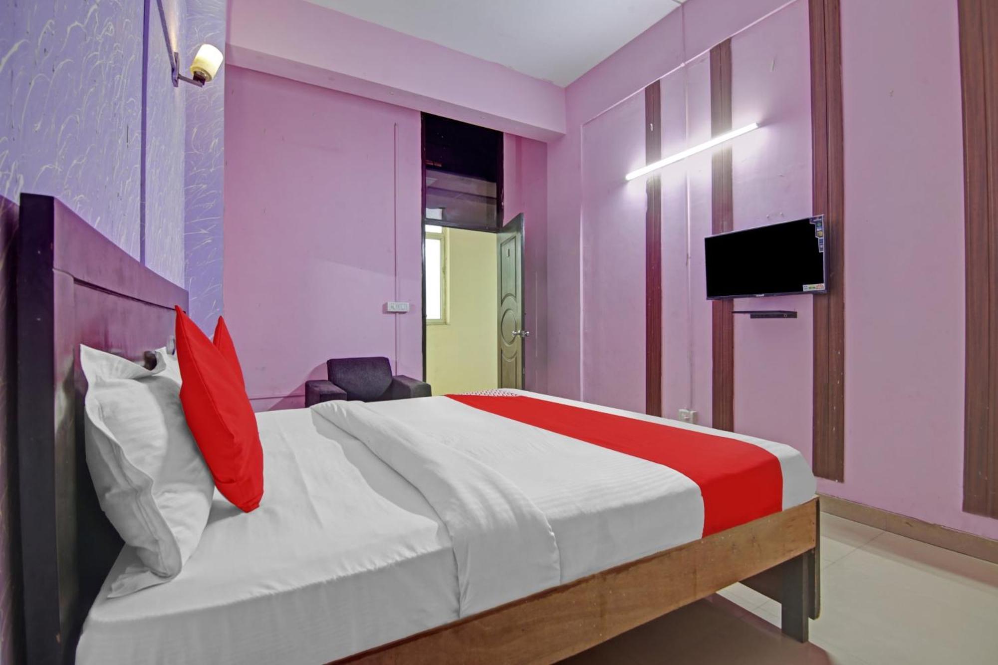Hotel O Glorious Stayz Noida Bagian luar foto