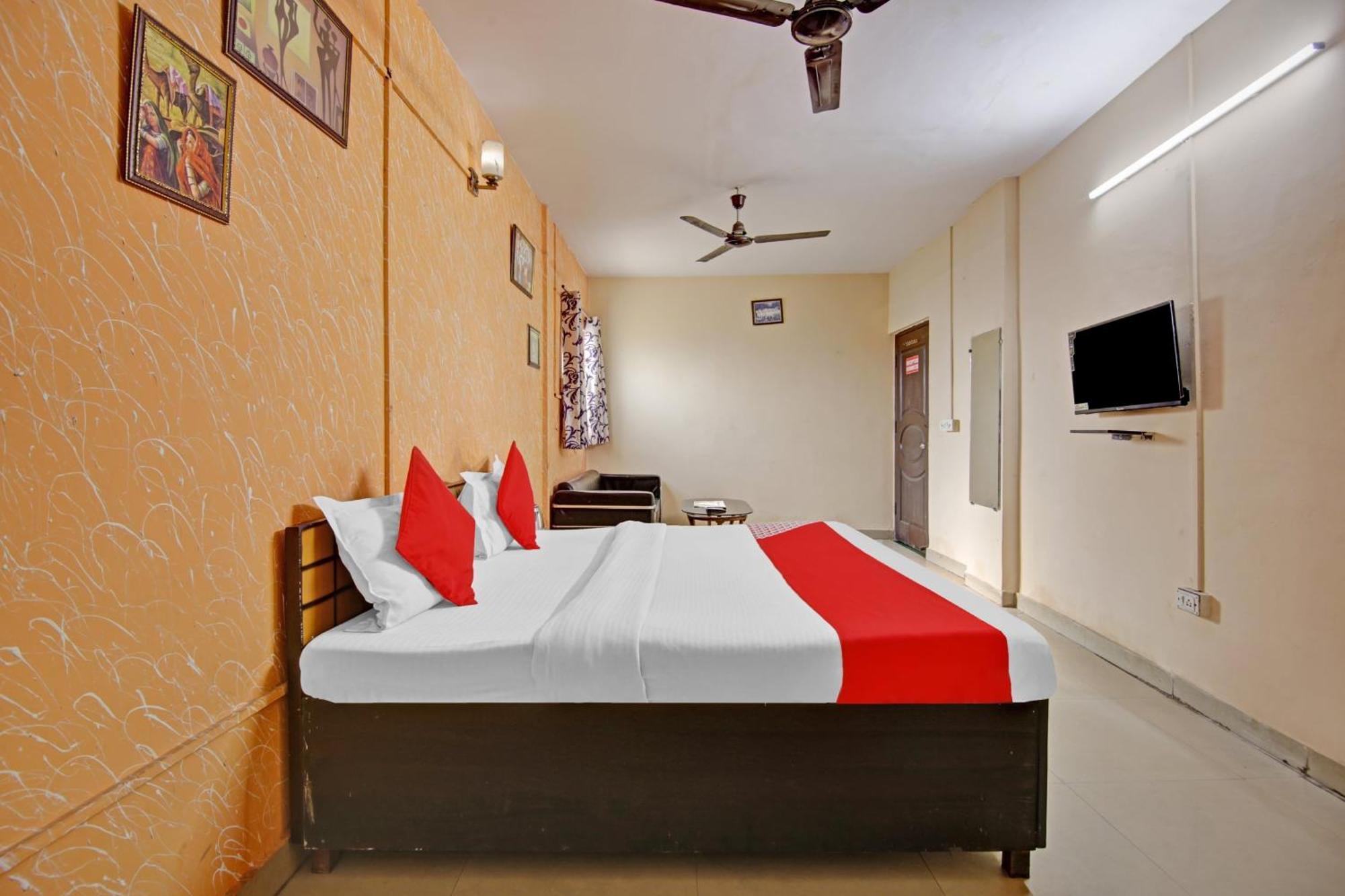 Hotel O Glorious Stayz Noida Bagian luar foto