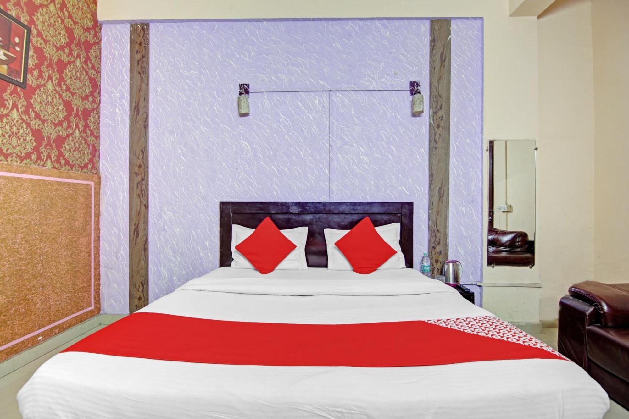Hotel O Glorious Stayz Noida Bagian luar foto