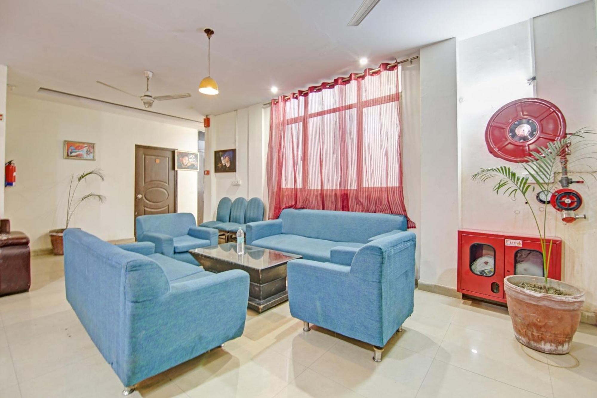 Hotel O Glorious Stayz Noida Bagian luar foto