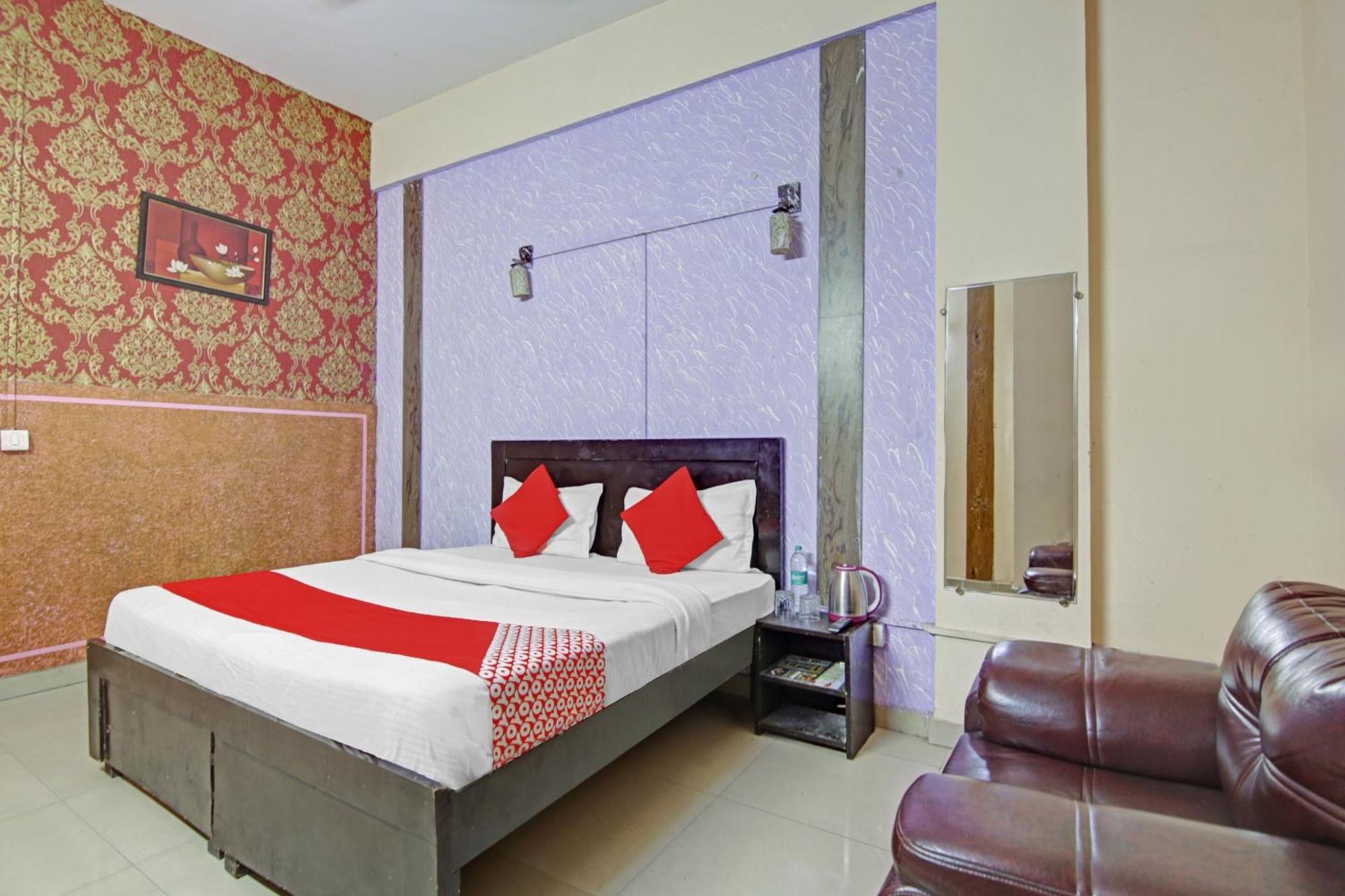 Hotel O Glorious Stayz Noida Bagian luar foto